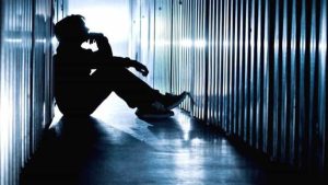 Malessere tra i giovani, l'allarme: "Situazione complicata, viviamo in una società troppo prestazionale"