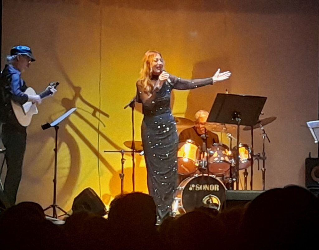 Donatella Alamprese: "Cantando in bicicletta"