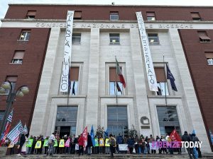 Precari da 15 anni, i ricercatori del Cnr occupano la sede di Roma: in supporto anche i fiorentini