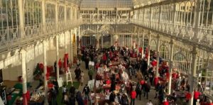 Il mercatino di Ailo accende il Natale di Firenze