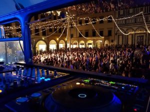 Capodanno 2025 a Empoli: tombolone in piazza e show anni '90
