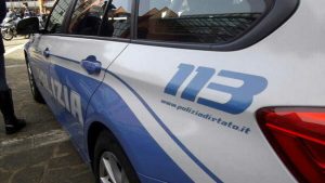 Gli rubano 200 euro, reagisce e viene accoltellato