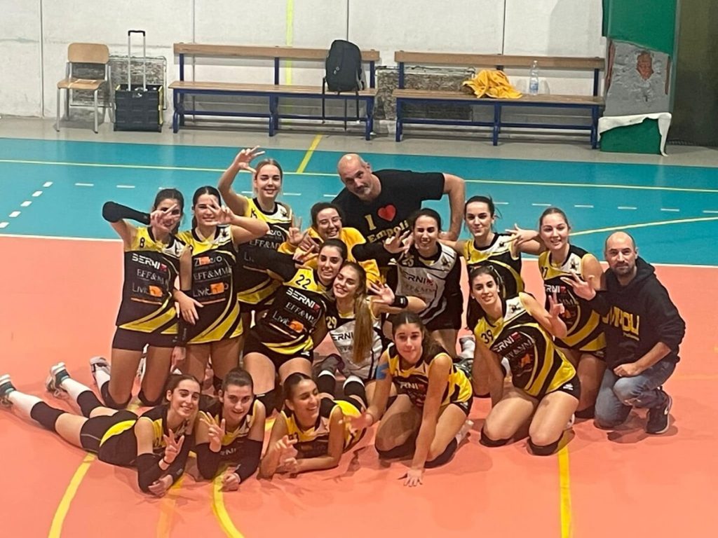 Prima in classifica, vittoriosa sul campo ma sconfitta dalla burocrazia: l’incredibile storia dell’Empoli Pallavolo