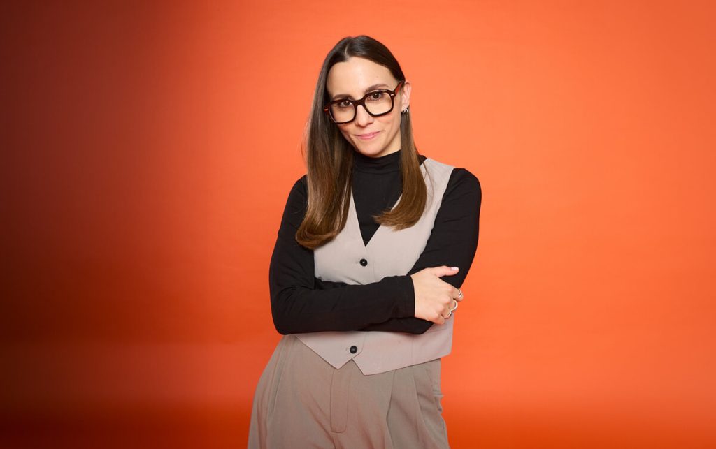 Aurora Leona live al Teatro Puccini con "Tutto sommato"