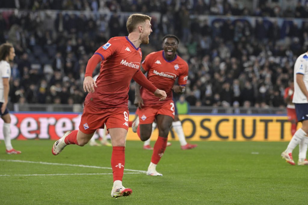 La Fiorentina dà un calcio alla crisi: Lazio stesa 2-1 all'Olimpico
