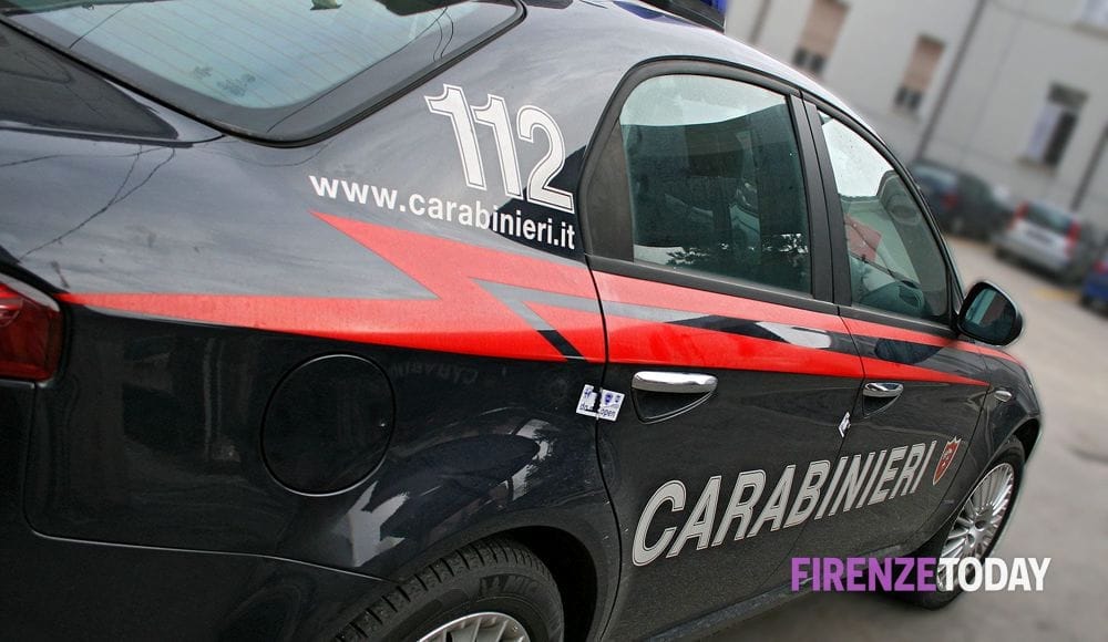 Liti sull'eredità: maltratta la madre e la chiude in terrazzo sotto la pioggia, arrestato