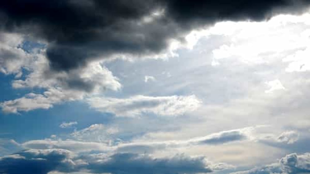 Temperature alte, pioggia e schiarite: come sarà il meteo nel lungo weekend della Befana