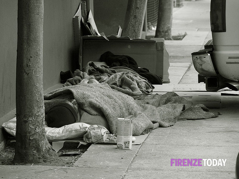 Freddo e clochard, appello del Comune: “Segnalateci chi dorme per strada”