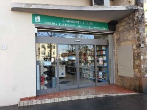 Riapre la storica edicola delle Cure: “Grande partecipazione dalla piazza” / FOTO 