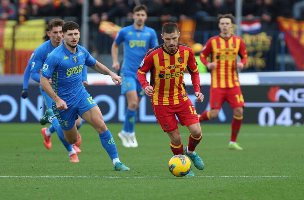 Empoli-Lecce 1-3, gol e highlights: pomeriggio horror al Castellani, lo scontro salvezza va ai salentini