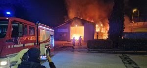 A fuoco il capannone dell'associazione di volontariato