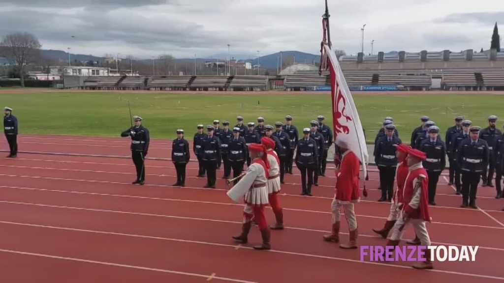 L'emozione e l'orgoglio dei cento nuovi agenti di polizia municipale al giuramento / VIDEO - FOTO