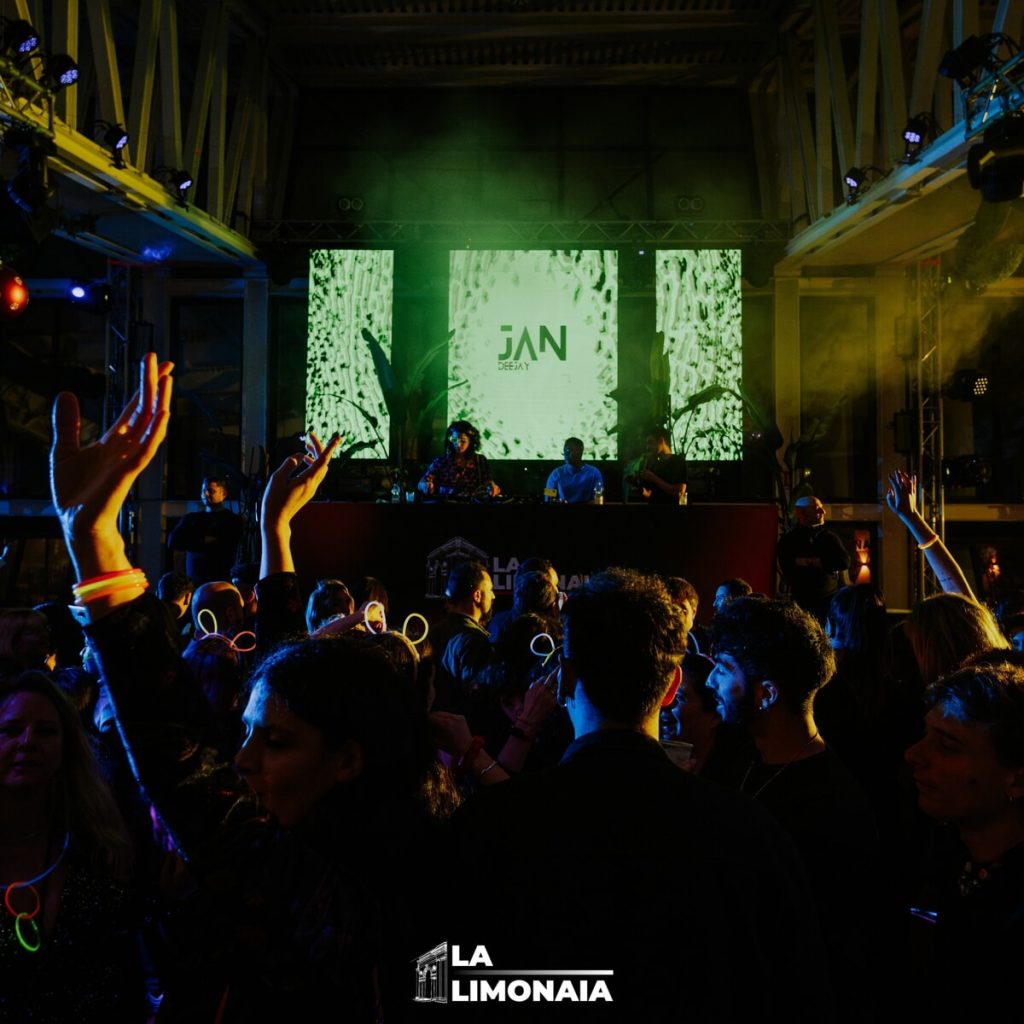 Party "Disco mania 2000" alla Limonaia di Villa Strozzi