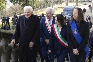 La visita di Mattarella, Giani e Funaro: "Un onore averlo qui" / FOTO