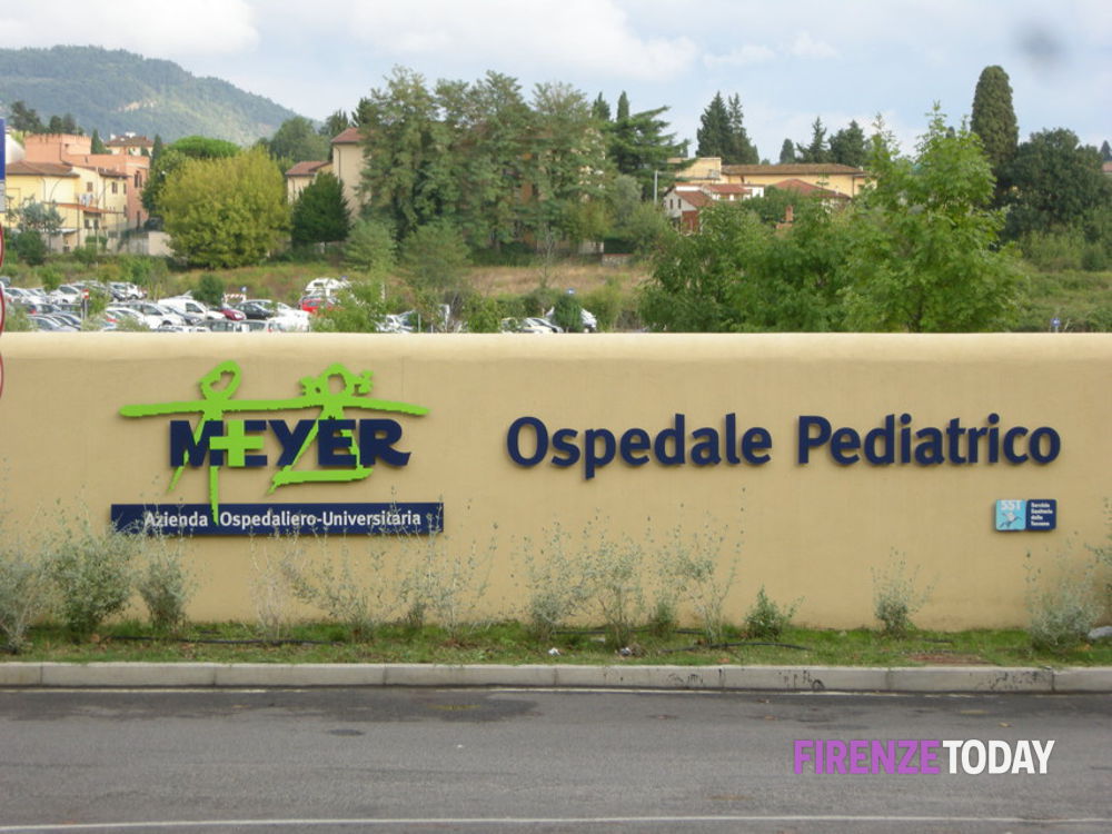 Caso di meningite, minorenne ricoverata al Meyer