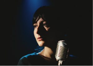 "Piaf": viaggio nella vita della cantante de La Vie En Rose al teatro Remuda