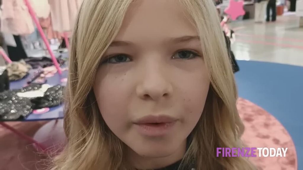 Vita da mini modello. "Importante è essere se stessi e non fare i bambini" / VIDEO