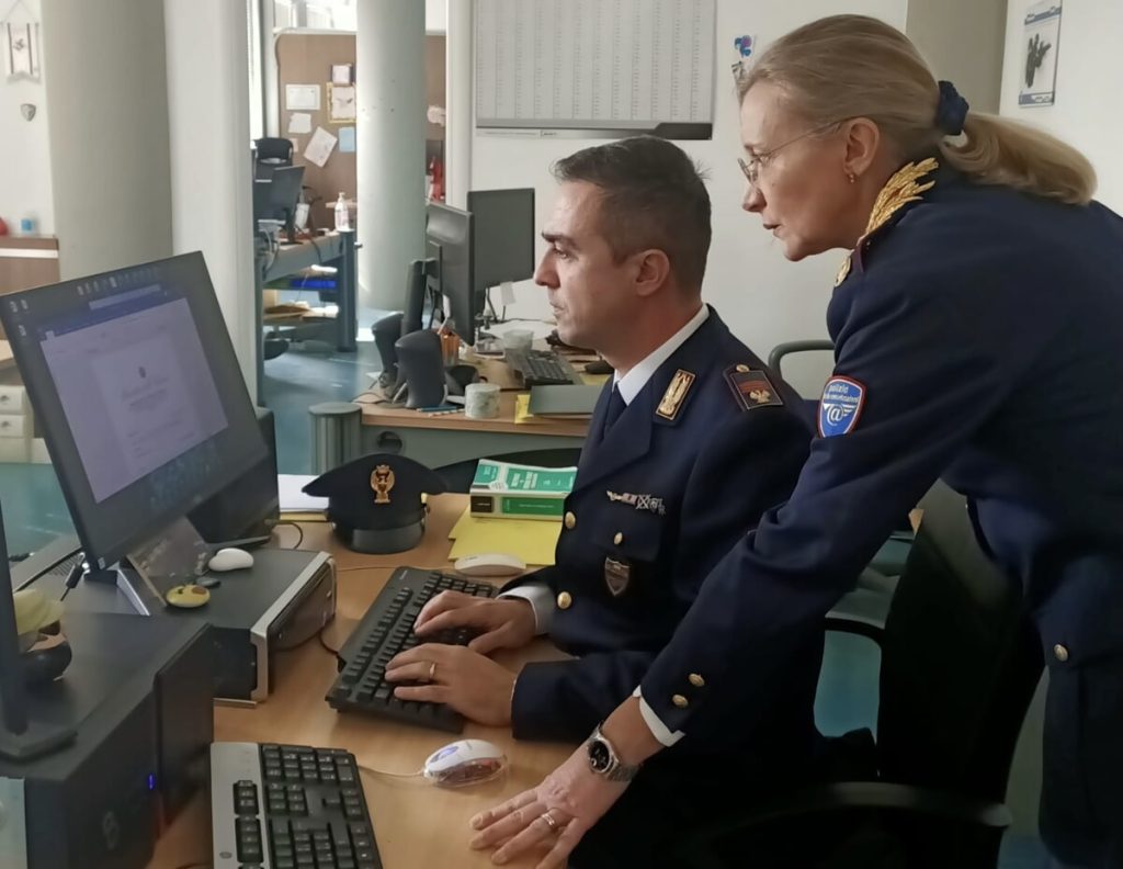 Estorsioni sessuali contro i minori, minacce sui social, truffe: tutti i reati on line scoperti nel 2024