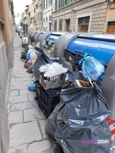 Rifiuti e nuovi cassonetti, i problemi restano / FOTO