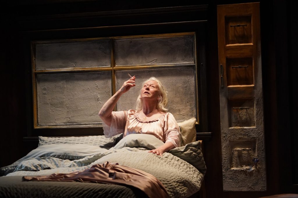 "The Sviour": al Teatro delle Donne l’intenso testo dell’autrice irlandese Deirdre Kinahan