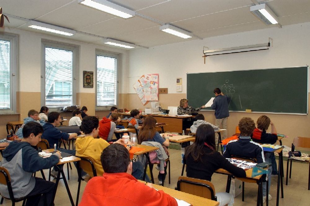Scuole, nuove date per le iscrizioni