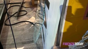 Furti in Oltrarno: fermato mentre tenta una spaccata