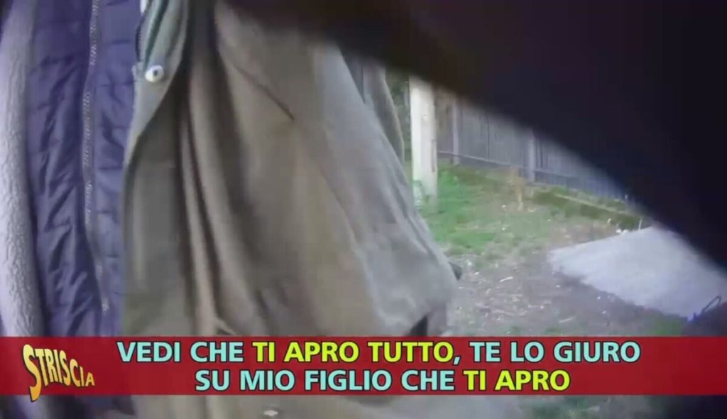 Minacciato l'inviato di Striscia: “Ti scanno, ora viene lui e ti ammazza”