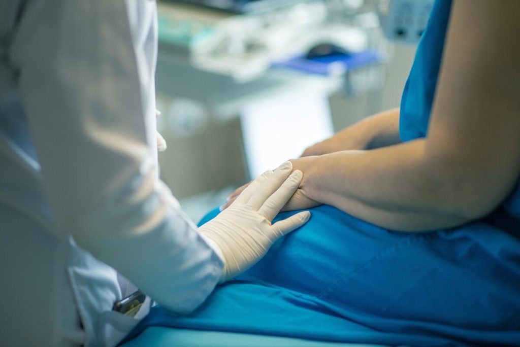 Settantenne ottiene il via libera al suicidio assistito ma l’Asl nega il farmaco