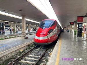 Treni, sempre caos: "guasto agli impianti", ritardi e cancellazioni per l'alta velocità