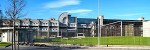 Accusato di violenza sessuale per aver tentato di baciare una dipendente: imprenditore condannato