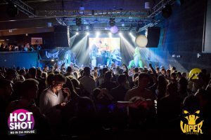"Hot shot", party a tema anni '90 al Viper