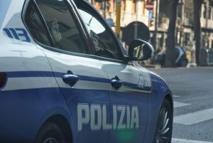 Maxi operazione della polizia contro le baby gang in tutta Italia, 73 arresti: blitz anche a Firenze