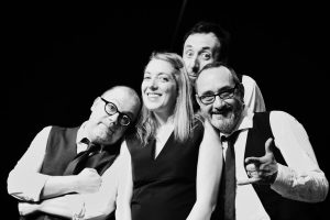 A The Square un viaggio nelle canzoni italiane e le loro storie in "Fermi tutti! Scappiamo anche noi"