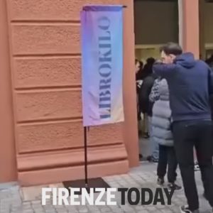 Fame di cultura: in centinaia in coda, “assalto” a Librokilo  VIDEO