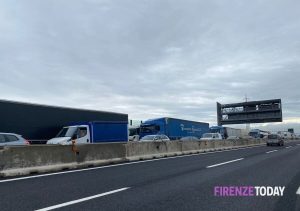 Autostrada A1, ancora un incidente: tutti fermi, 9 km di coda