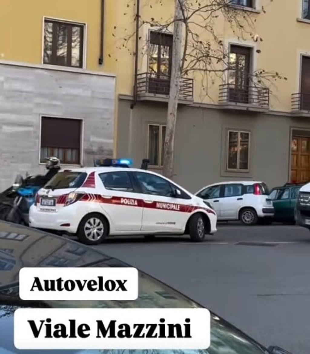Polizia municipale con apparecchio sul tettuccio: non è un autovelox
