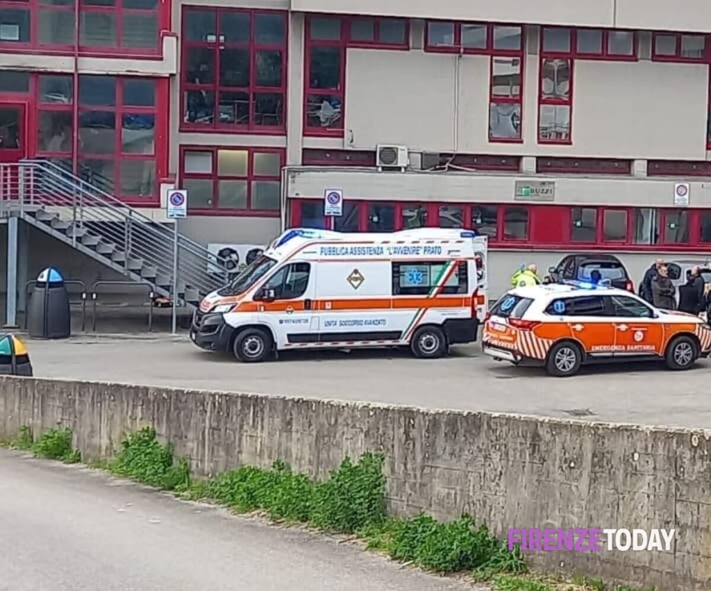 Paura a scuola: studente precipita dalla finestra