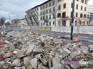 Cantieri tramvia, posti gratis per i residenti nel parcheggio del supermercato