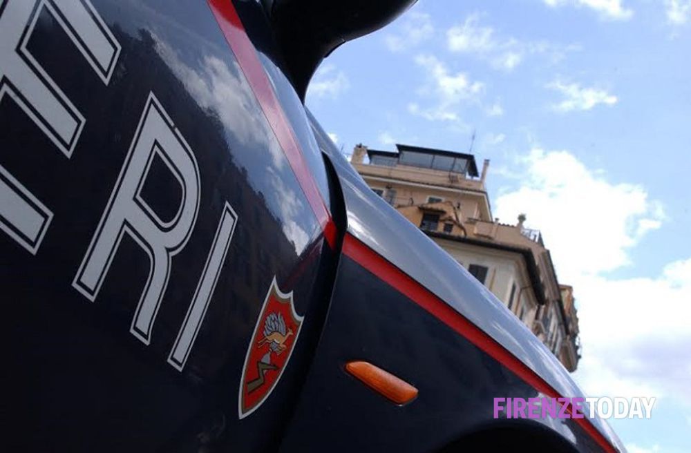 Castelfiorentino: minaccia due uomini con uno scalpello