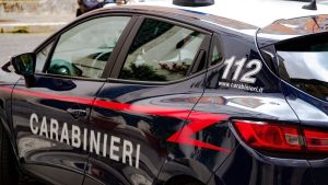Donna trovata morta, il convivente si è buttato dalla finestra