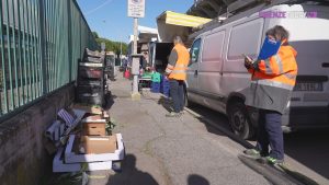 Ambulanti: gli ispettori di Alia aiutano i venditori dei mercati a differenziare i rifiuti  VIDEO