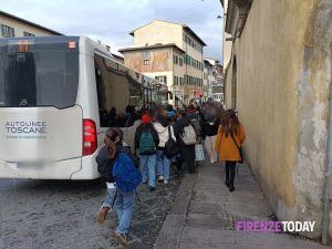 Autista chiede il biglietto, schiaffo dal passeggero
