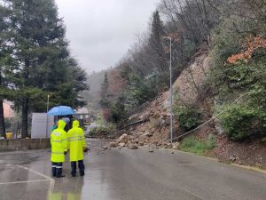 Frane, allagamenti e strade chiuse: il bilancio del maltempo a Prato