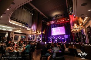San Valentino all'Hard Rock Cafè Firenze con con piatti e drink speciali e quiz a tema
