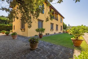 In vendita Villa L’Olmo, una delle dimore di prestigio del panorama immobiliare di Firenze e provincia