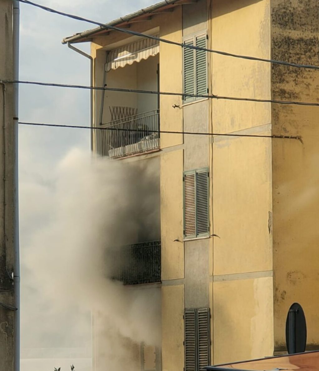 Incendio di Vaiano, prima ipotesi sulla causa: chi era la vittima