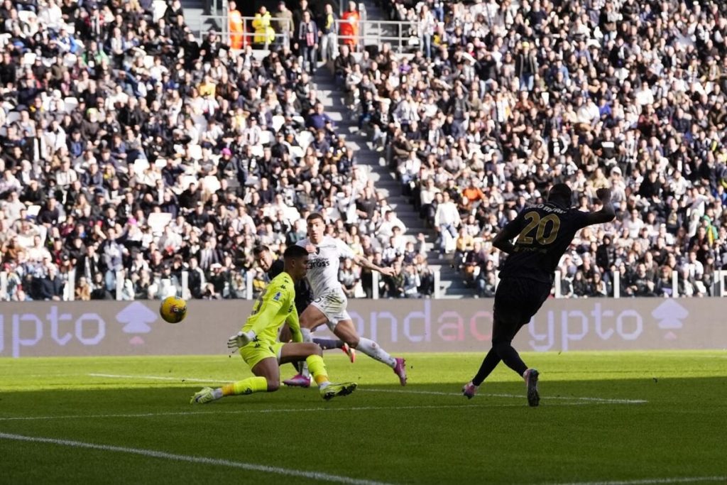 Juventus-Empoli 4-1, gol e highlights: De Sciglio illude gli azzurri, i bianconeri la ribaltano nella ripresa