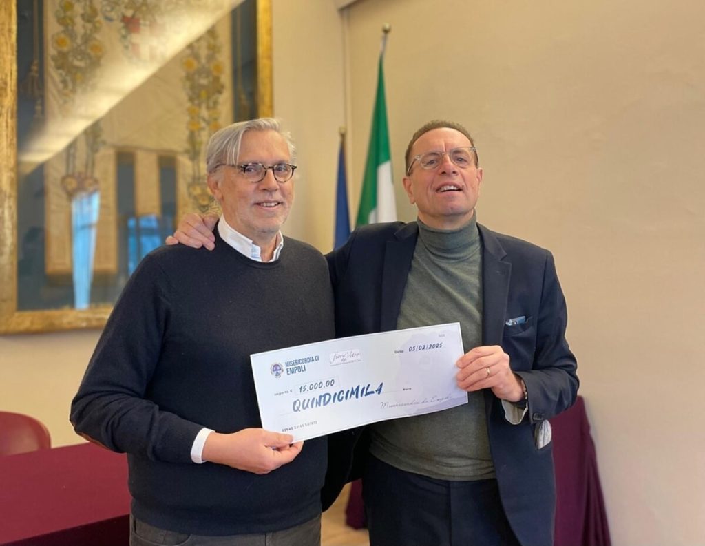 La Misericordia di Empoli dona 15mila euro all’associazione Fiori di Vetro