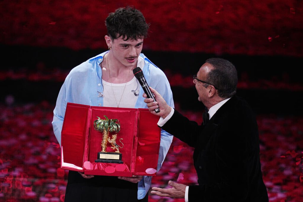 Sanremo 2025: vince Olly. Giani al Festival