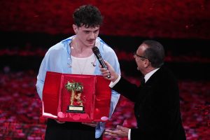 Sanremo 2025: vince Olly. Giani al Festival